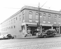 1947 Washington Rd at Cedar